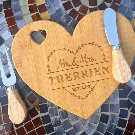 Heart shaped Personalized Charcuterie Board, Wedding Custom Cutting Board, Couple Cutting Board, Personalized Wedding Gift, Custom Cheese Board, Gift for Couples